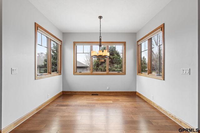 21729 Ridge Circle, Elkhorn, NE 68022