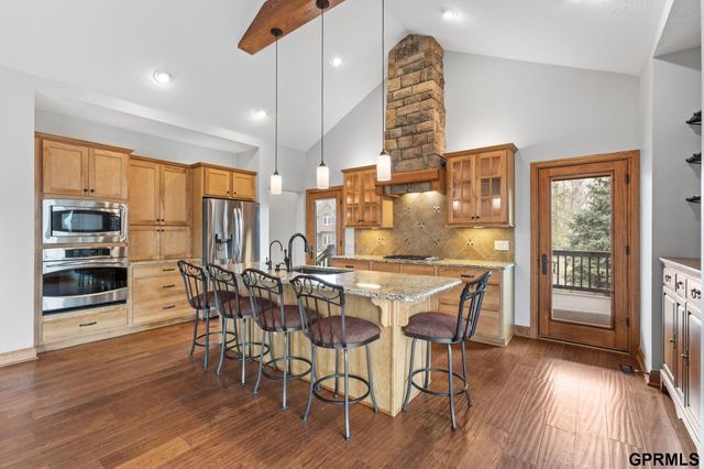 21729 Ridge Circle, Elkhorn, NE 68022