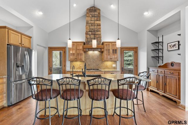 21729 Ridge Circle, Elkhorn, NE 68022