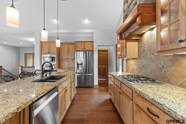 21729 Ridge Circle, Elkhorn, NE 68022