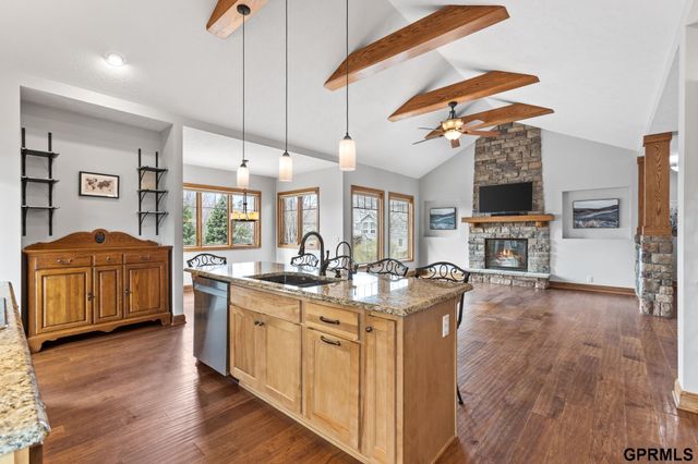 21729 Ridge Circle, Elkhorn, NE 68022