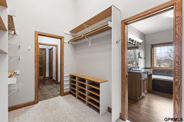 21729 Ridge Circle, Elkhorn, NE 68022