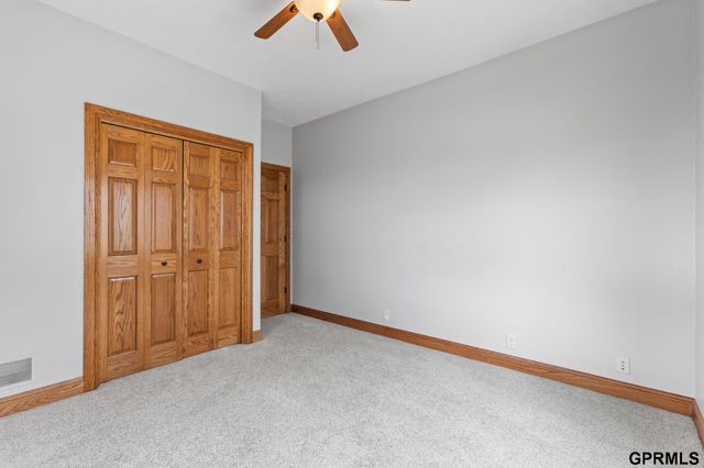 21729 Ridge Circle, Elkhorn, NE 68022