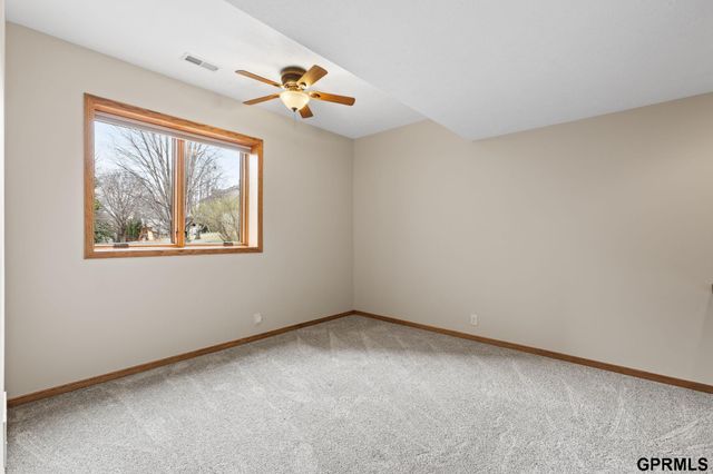 21729 Ridge Circle, Elkhorn, NE 68022