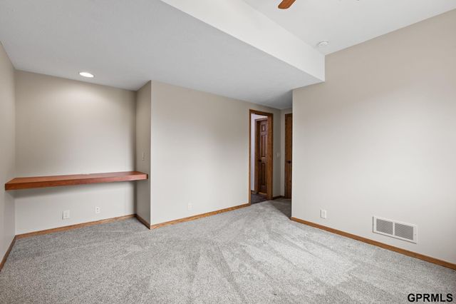 21729 Ridge Circle, Elkhorn, NE 68022