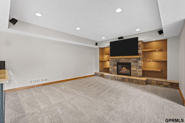 21729 Ridge Circle, Elkhorn, NE 68022