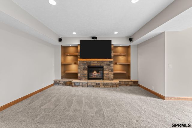 21729 Ridge Circle, Elkhorn, NE 68022