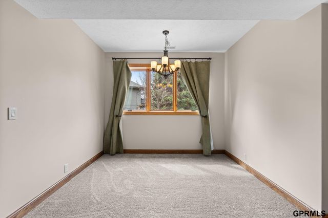 21729 Ridge Circle, Elkhorn, NE 68022