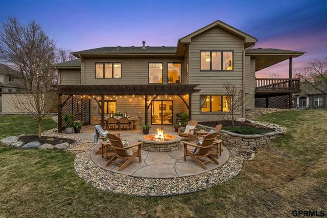 21729 Ridge Circle, Elkhorn, NE 68022