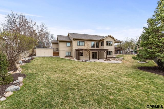 21729 Ridge Circle, Elkhorn, NE 68022