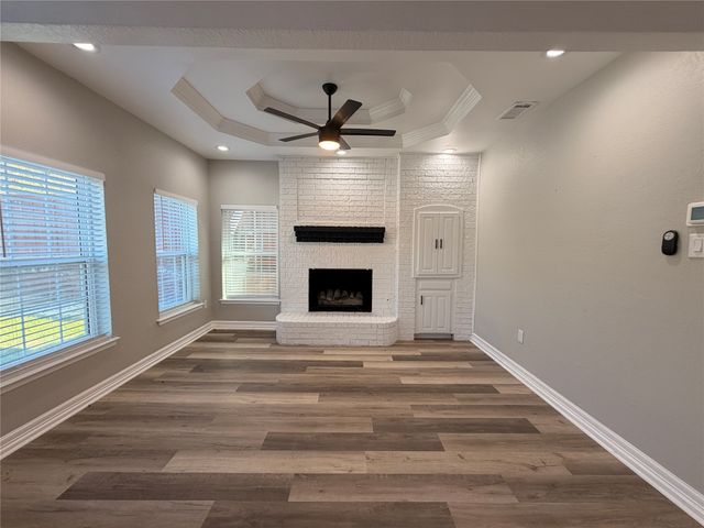 2103 Bay Club Drive, Arlington, TX 76013