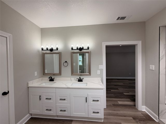 2103 Bay Club Drive, Arlington, TX 76013