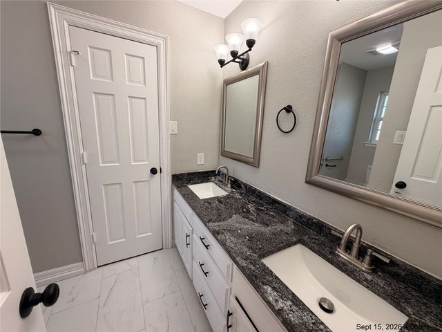 2103 Bay Club Drive, Arlington, TX 76013