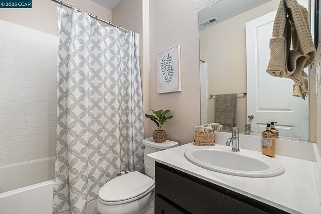 208 Littleton St, Oakley, CA 94561