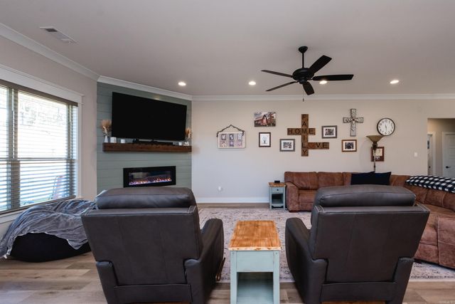 877 Millers Glen Drive, Sherwood, AR 72120