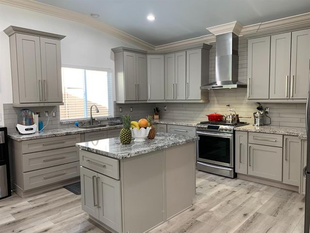 6371 N Milburn Avenue, Fresno, CA 93722