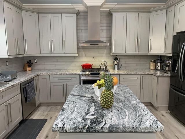 6371 N Milburn Avenue, Fresno, CA 93722