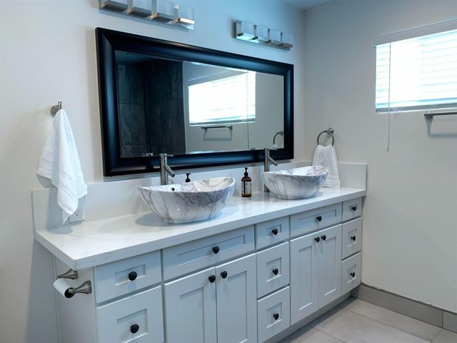 6371 N Milburn Avenue, Fresno, CA 93722