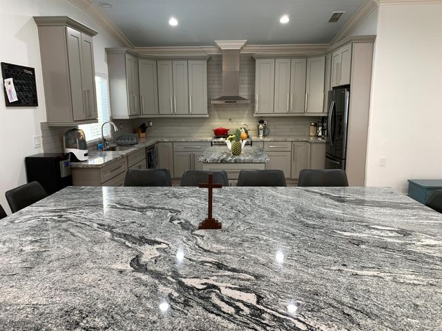 6371 N Milburn Avenue, Fresno, CA 93722