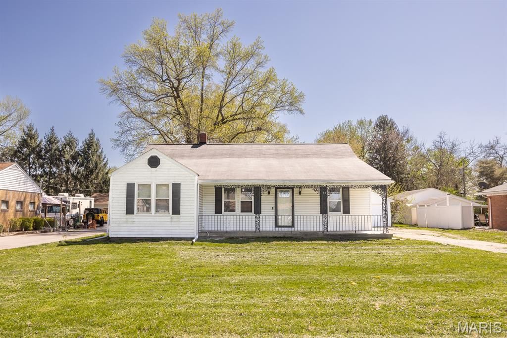 14 Kadlec Drive, Fairview Heights, IL 62208