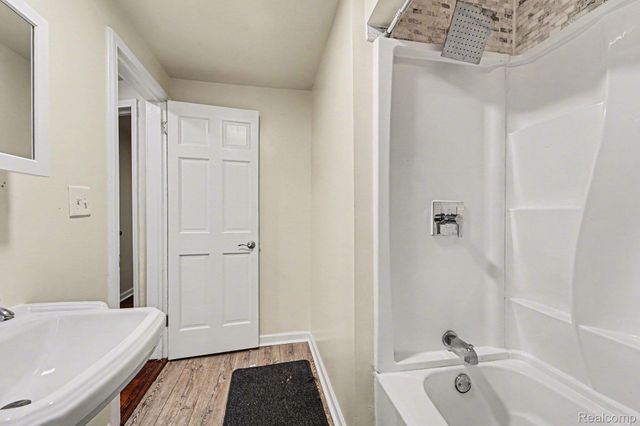 16814 Strathmoor Street, Detroit, MI 48235