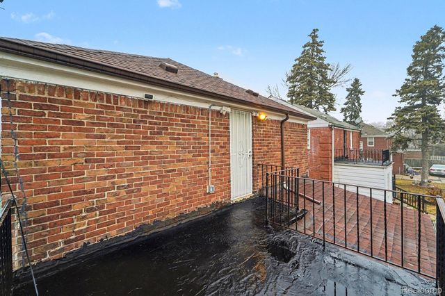 16814 Strathmoor Street, Detroit, MI 48235