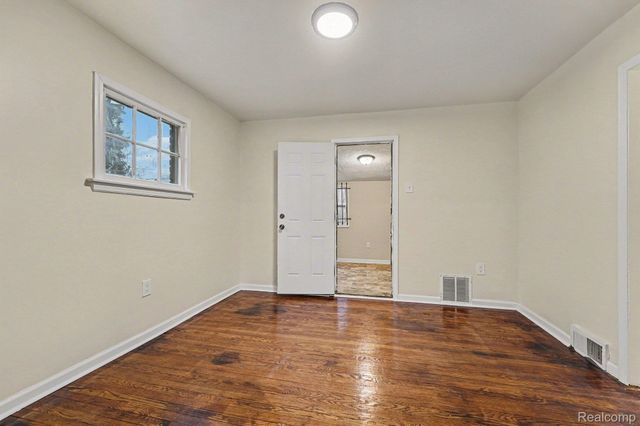 16814 Strathmoor Street, Detroit, MI 48235