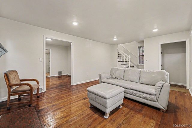 16814 Strathmoor Street, Detroit, MI 48235