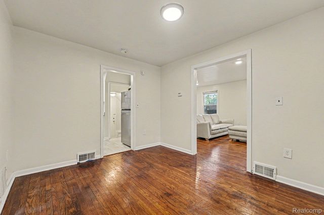 16814 Strathmoor Street, Detroit, MI 48235