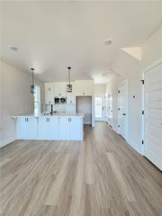 1410 S Yampa Bend, Fayetteville, AR 72701