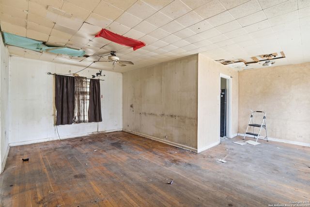 626 Glamis, San Antonio, TX 78223