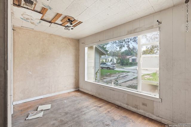 626 Glamis, San Antonio, TX 78223