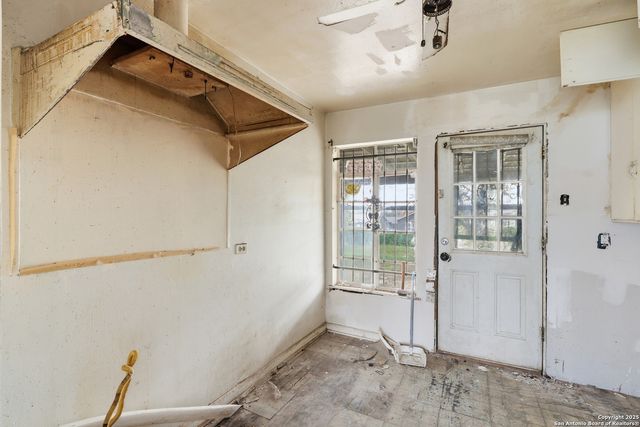 626 Glamis, San Antonio, TX 78223