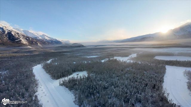 801 S Lazy Vista Circle, Palmer, AK 99645