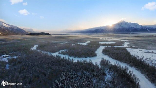 801 S Lazy Vista Circle, Palmer, AK 99645
