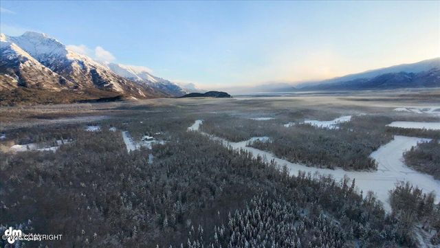 801 S Lazy Vista Circle, Palmer, AK 99645