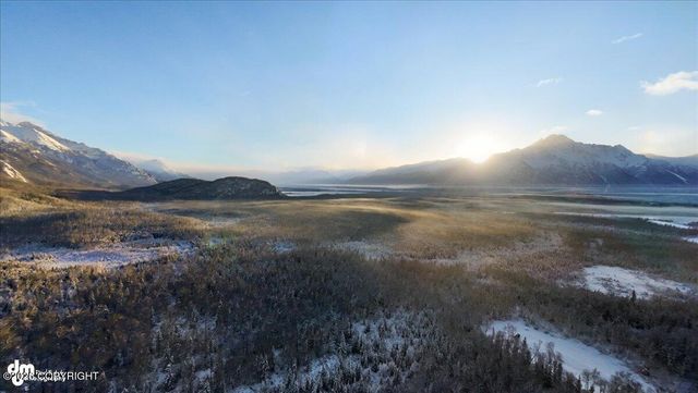 801 S Lazy Vista Circle, Palmer, AK 99645