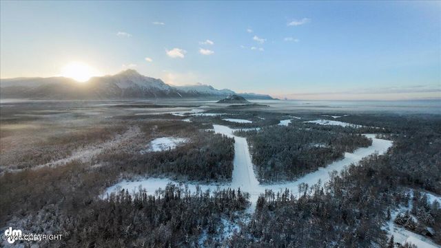 801 S Lazy Vista Circle, Palmer, AK 99645