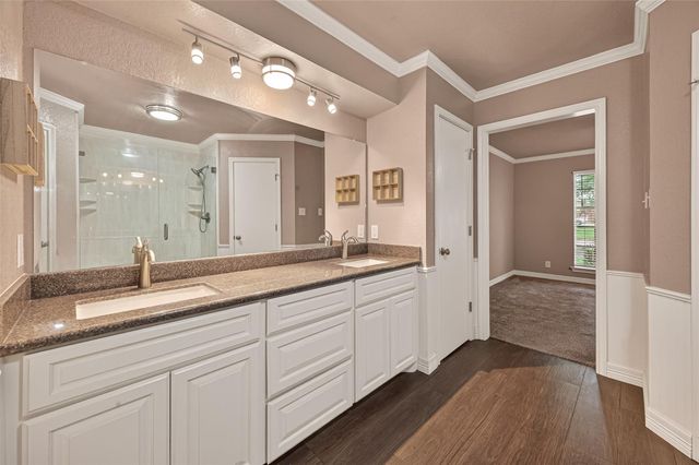 116 Flag Drive W, Lake Jackson, TX 77566