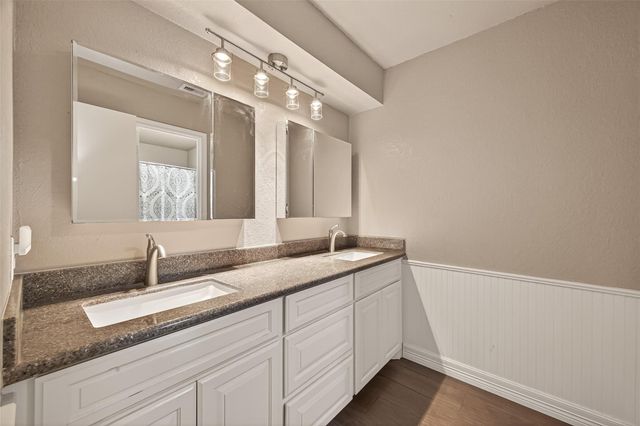 116 Flag Drive W, Lake Jackson, TX 77566