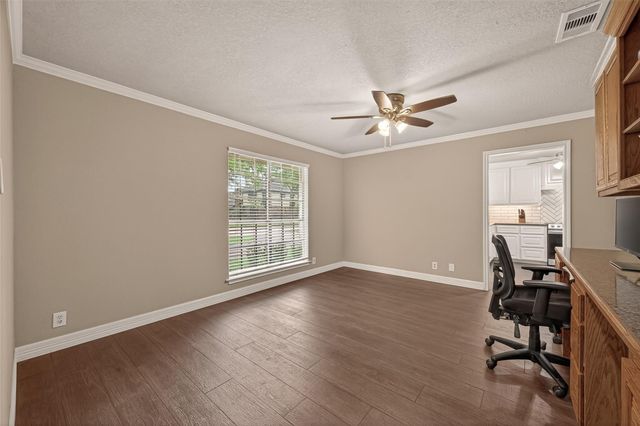 116 Flag Drive W, Lake Jackson, TX 77566