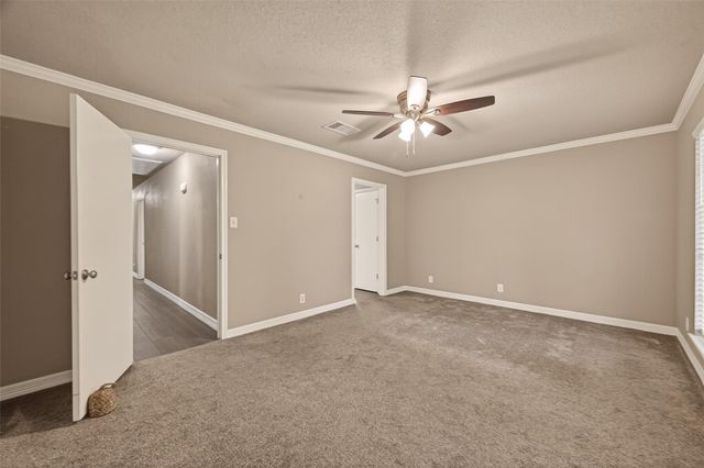 116 Flag Drive W, Lake Jackson, TX 77566
