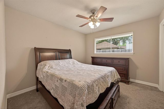 116 Flag Drive W, Lake Jackson, TX 77566