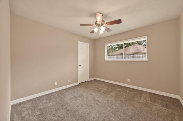 116 Flag Drive W, Lake Jackson, TX 77566