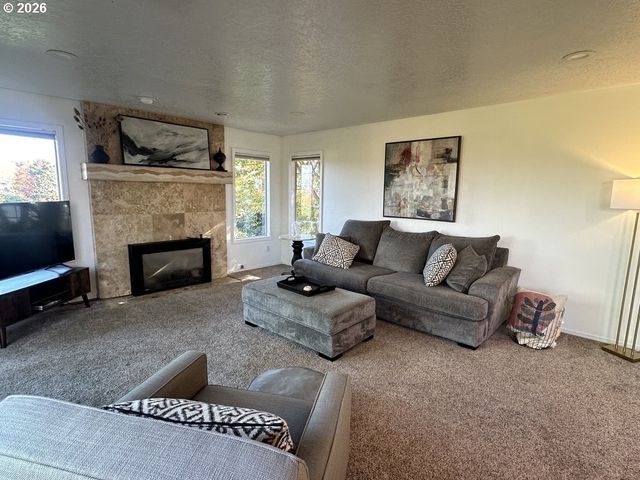 14441 Ne MORRIS Ct, Portland, OR 97230