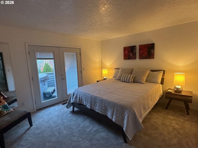 14441 Ne MORRIS Ct, Portland, OR 97230