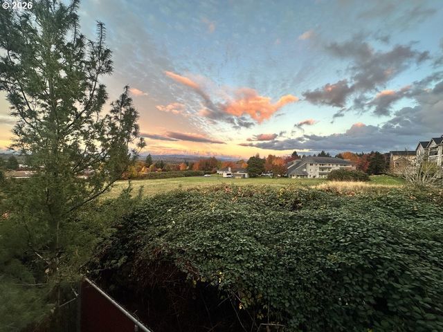 14441 Ne MORRIS Ct, Portland, OR 97230
