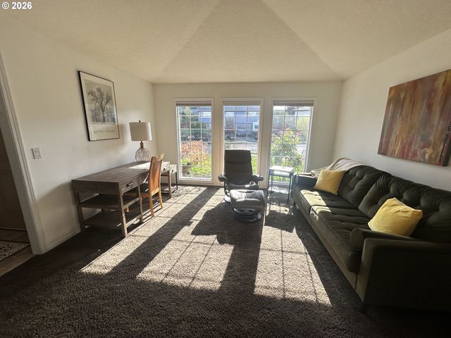 14441 Ne MORRIS Ct, Portland, OR 97230