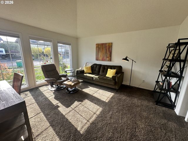 14441 Ne MORRIS Ct, Portland, OR 97230