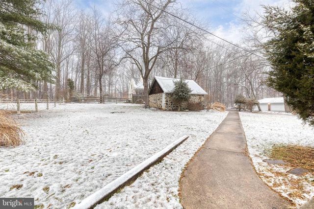 2004 WESTCHESTER AVE, Baltimore, MD 21228